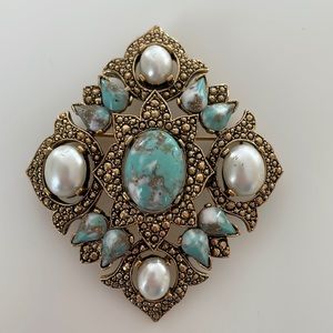 Signed Sarah Coventry Remembrance Brooch/Pendant